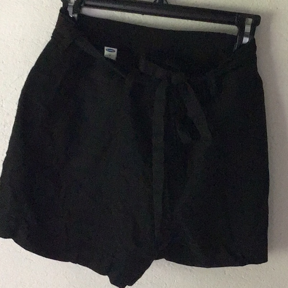 Old Navy Women’s Classic Belted Linen Shorts